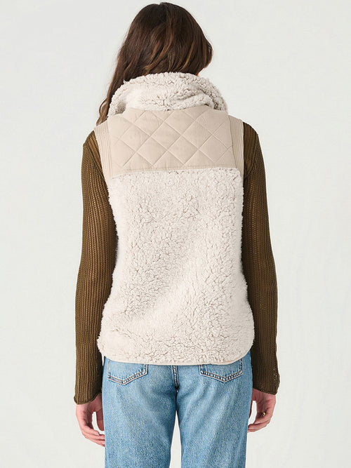 DEX SLEEVLESS SHERPA VEST